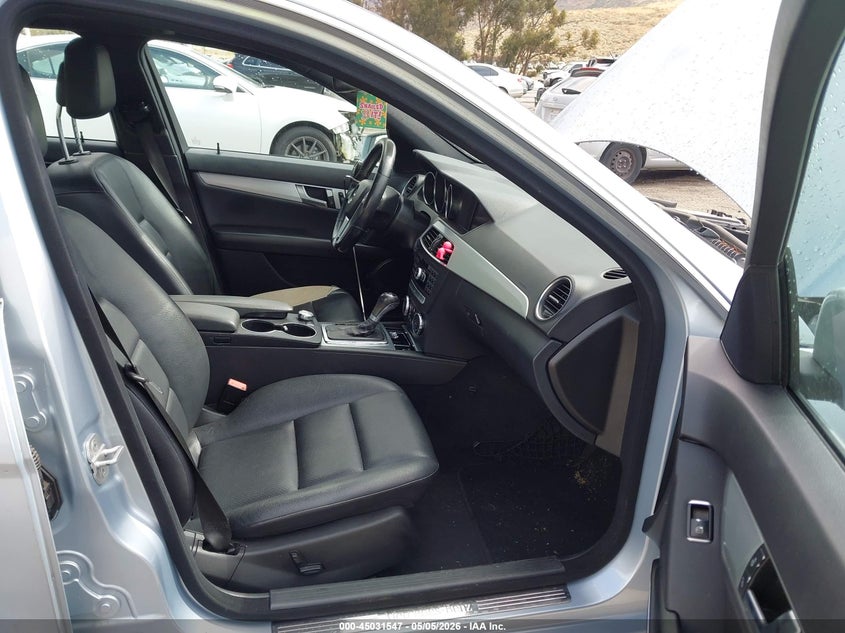 2013 Mercedes-benz C-klasse VIN WDDGF4HB5DA784224 IAAI salvage auction — NORMAL WEAR, Salvage (Idaho), sold $500 on 2026-07-28 (photo 5)