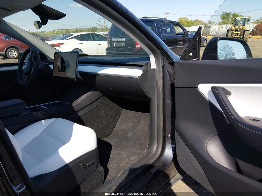 2024 Tesla Model y VIN 7SAYGDEE4RA240905 IAAI salvage auction — LEFT FRONT, Salvage (Idaho), sold $3,050 on 2026-07-29 (photo 5)