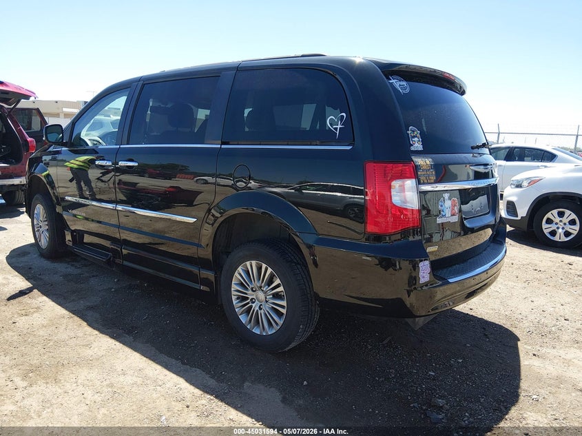 2016 Chrysler Town & country VIN 2C7WC1CG6GR221475 IAAI salvage auction — WATER/FLOOD, Salvage (Kansas), sold $7,500 on 2026-07-17 (photo 3)