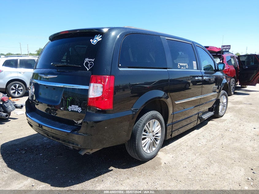 2016 Chrysler Town & country VIN 2C7WC1CG6GR221475 IAAI salvage auction — WATER/FLOOD, Salvage (Kansas), sold $7,500 on 2026-07-17 (photo 4)