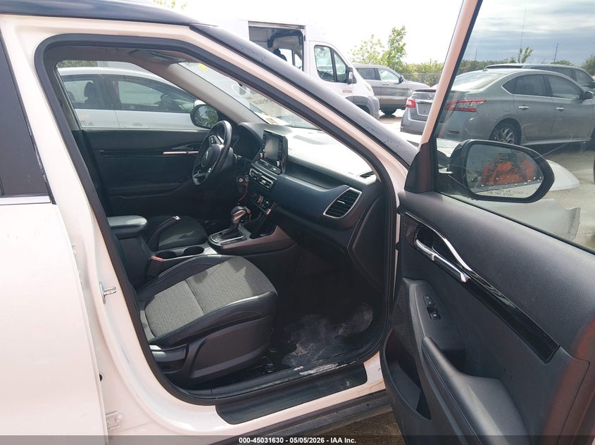 2021 Kia Seltos VIN KNDEUCAA9M7158210 IAAI salvage auction — NORMAL WEAR, Salvage (Texas), sold $3,700 on 2026-07-14 (photo 5)