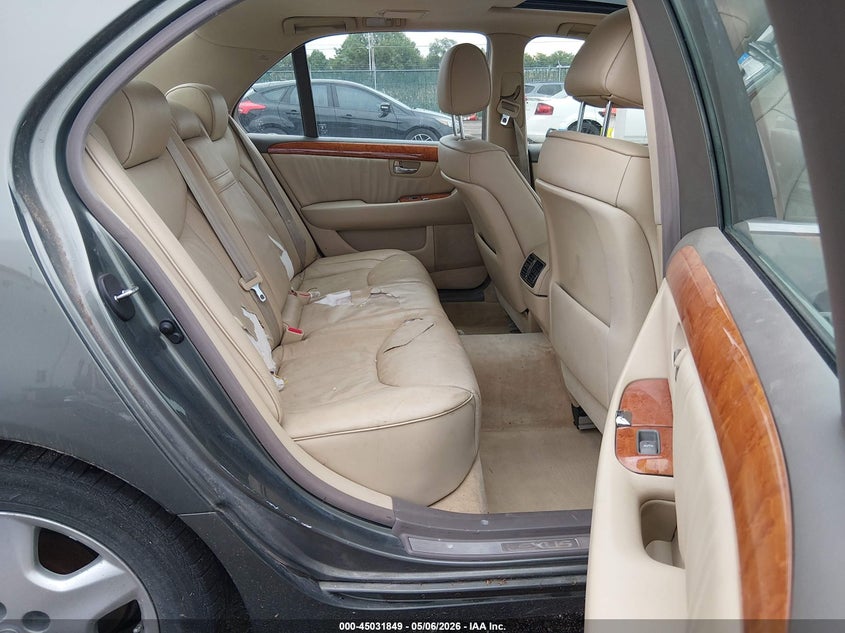2004 Lexus Ls 430 VIN JTHBN36F140163655 IAAI salvage auction — NORMAL WEAR, Clear (Kansas), sold $750 on 2026-07-31 (photo 8)