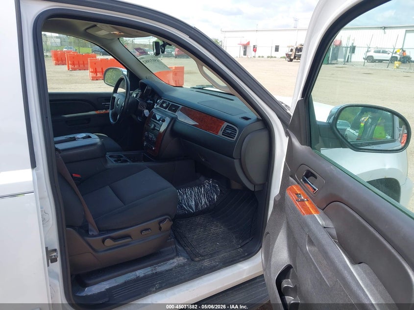 2013 Chevrolet Tahoe VIN 1GNSKAE03DR253078 IAAI salvage auction — HAIL, Salvage (Illinois), sold $1,100 on 2026-07-31 (photo 5)