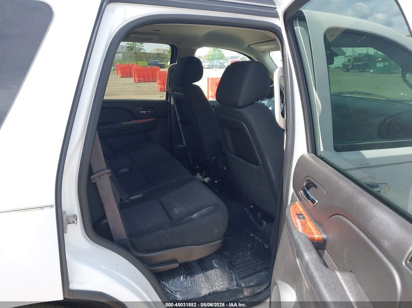 2013 Chevrolet Tahoe VIN 1GNSKAE03DR253078 IAAI salvage auction — HAIL, Salvage (Illinois), sold $1,100 on 2026-07-31 (photo 8)