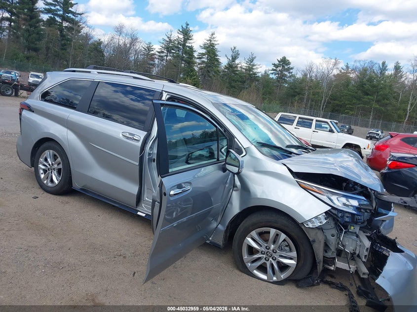 2024 Toyota Sienna VIN 5TDZSKFC1RS119376 IAAI salvage auction — FRONT END, Salvage (Massachusetts), sold $12,500 on 2026-07-31 (photo 1)