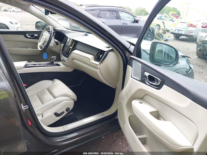 2018 Volvo Xc60 VIN YV4A22RLXJ1050100 IAAI salvage auction — FRONT END, Salvage (Indiana), sold $2,400 on 2026-07-29 (photo 5)