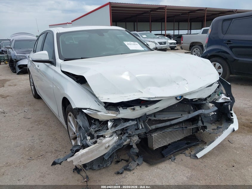 2017 BMW 3er VIN WBA8E1G55HNT72487 IAAI salvage auction — FRONT END, Salvage (Texas), sold $2,100 on 2026-07-28 (photo 1)