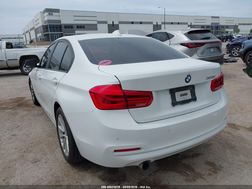 2017 BMW 3er VIN WBA8E1G55HNT72487 IAAI salvage auction — FRONT END, Salvage (Texas), sold $2,100 on 2026-07-28 (photo 3)