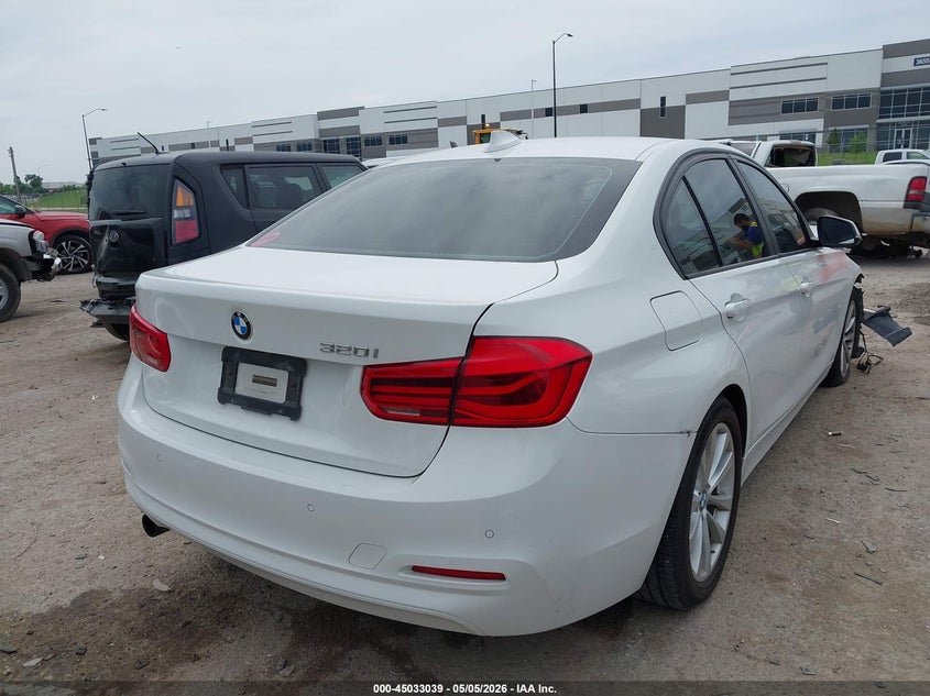 2017 BMW 3er VIN WBA8E1G55HNT72487 IAAI salvage auction — FRONT END, Salvage (Texas), sold $2,100 on 2026-07-28 (photo 4)