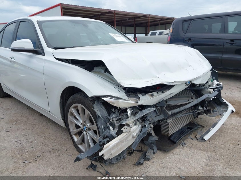 2017 BMW 3er VIN WBA8E1G55HNT72487 IAAI salvage auction — FRONT END, Salvage (Texas), sold $2,100 on 2026-07-28 (photo 6)