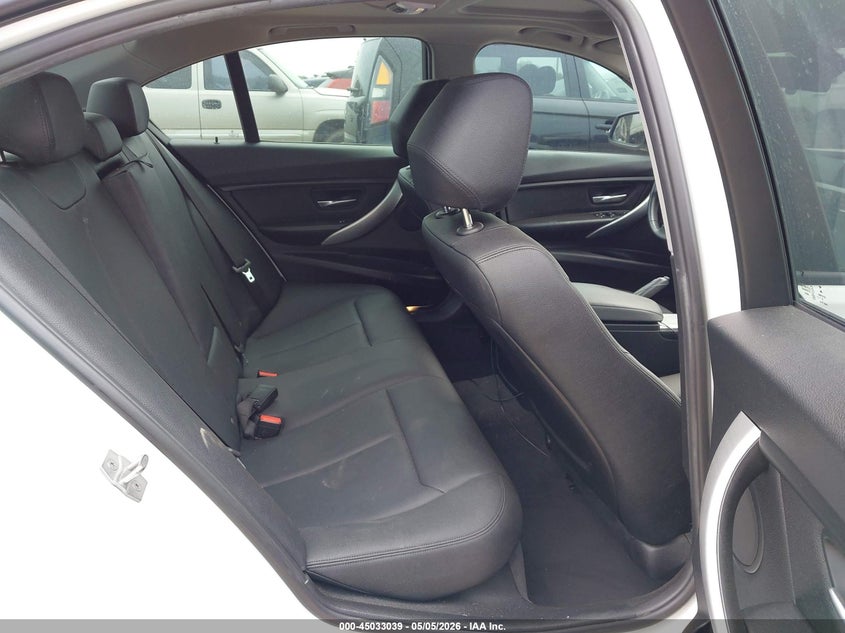 2017 BMW 3er VIN WBA8E1G55HNT72487 IAAI salvage auction — FRONT END, Salvage (Texas), sold $2,100 on 2026-07-28 (photo 8)