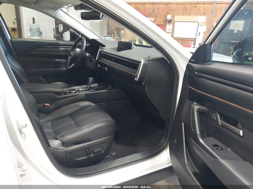 2023 Mazda Cx-50 VIN 7MMVABDY4PN105491 IAAI salvage auction — REAR END, Mv-907A (New York), sold $10,200 on 2026-07-15 (photo 5)