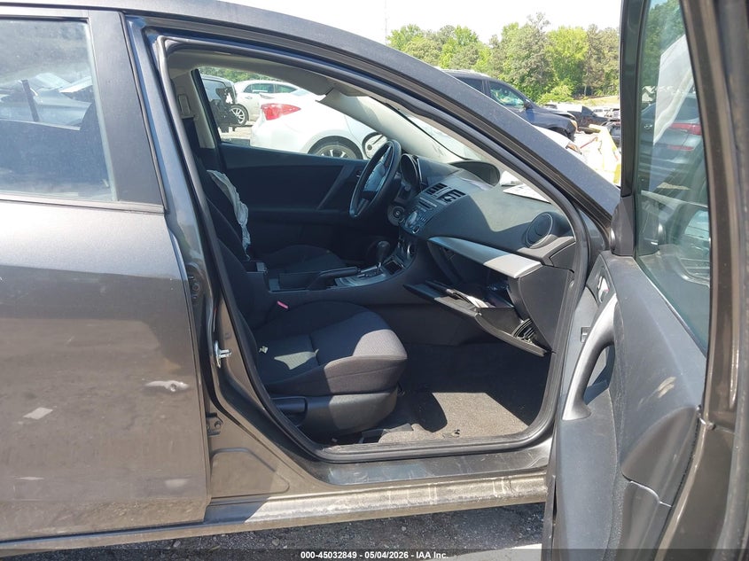2011 Mazda 3 VIN JM1BL1VF6B1355755 IAAI salvage auction — FRONT & REAR, Salvage (Georgia), sold $200 on 2026-07-22 (photo 5)
