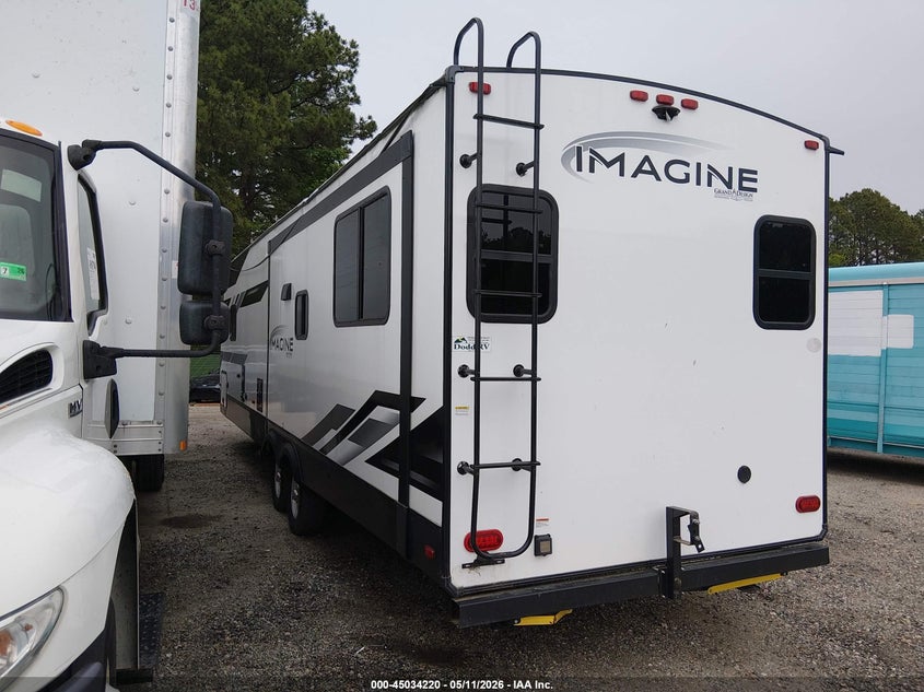 2022 Grand design Imagine VIN 573TE3625N6637861 IAAI salvage auction — ROOF, Salvage (Virginia), sold $7,500 on 2026-08-07 (photo 3)