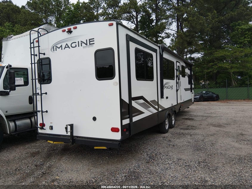 2022 Grand design Imagine VIN 573TE3625N6637861 IAAI salvage auction — ROOF, Salvage (Virginia), sold $7,500 on 2026-08-07 (photo 4)