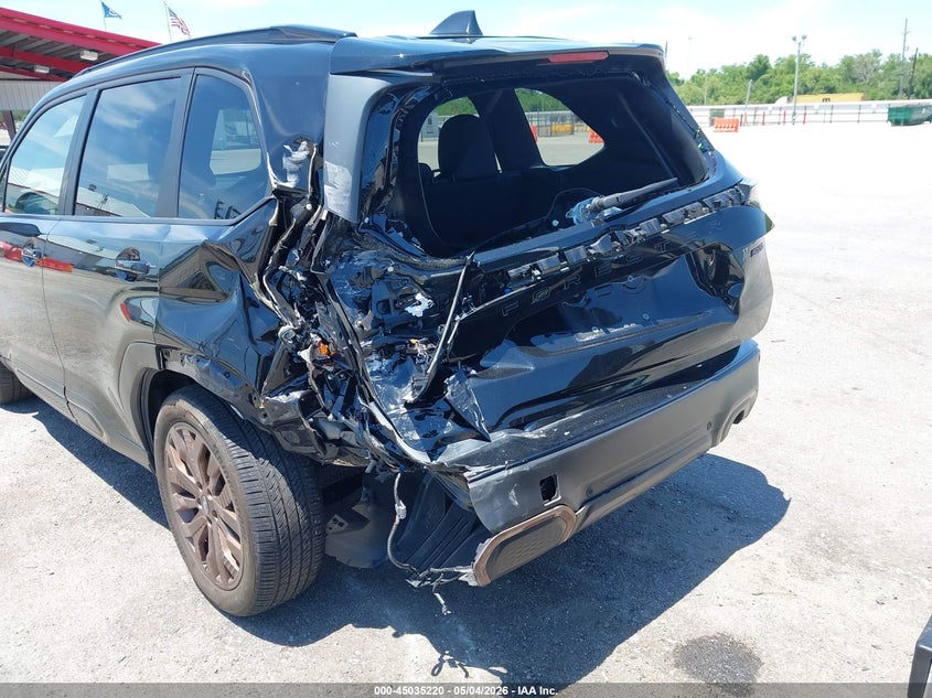 2025 Subaru Forester VIN JF2SLDHC0SH438058 IAAI salvage auction — REAR END, Salvage Title, sold $7,300 on 2026-08-24 (photo 6)