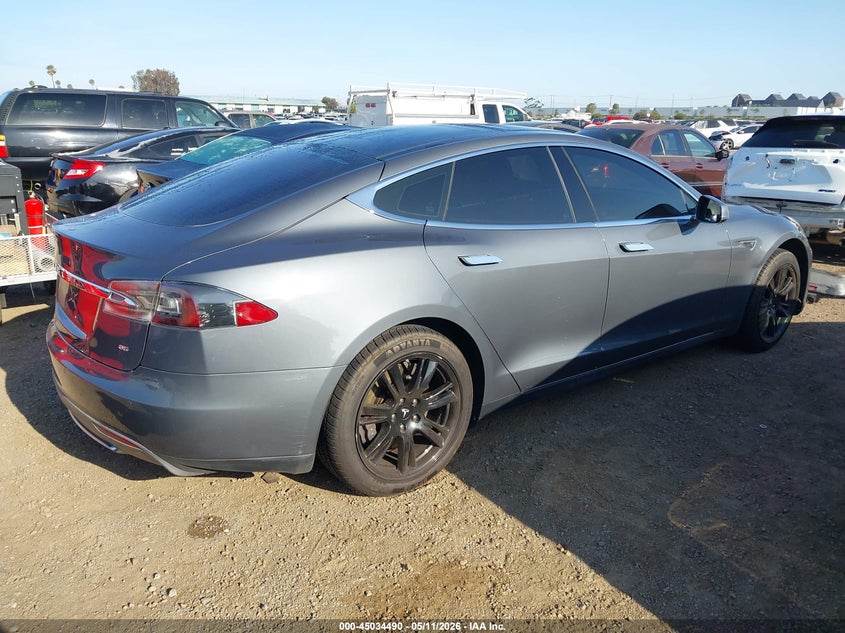 2013 Tesla Model s VIN 5YJSA1CN0DFP20439 IAAI salvage auction — LEFT REAR, Salvage (California), sold $2,600 on 2026-07-13 (photo 4)