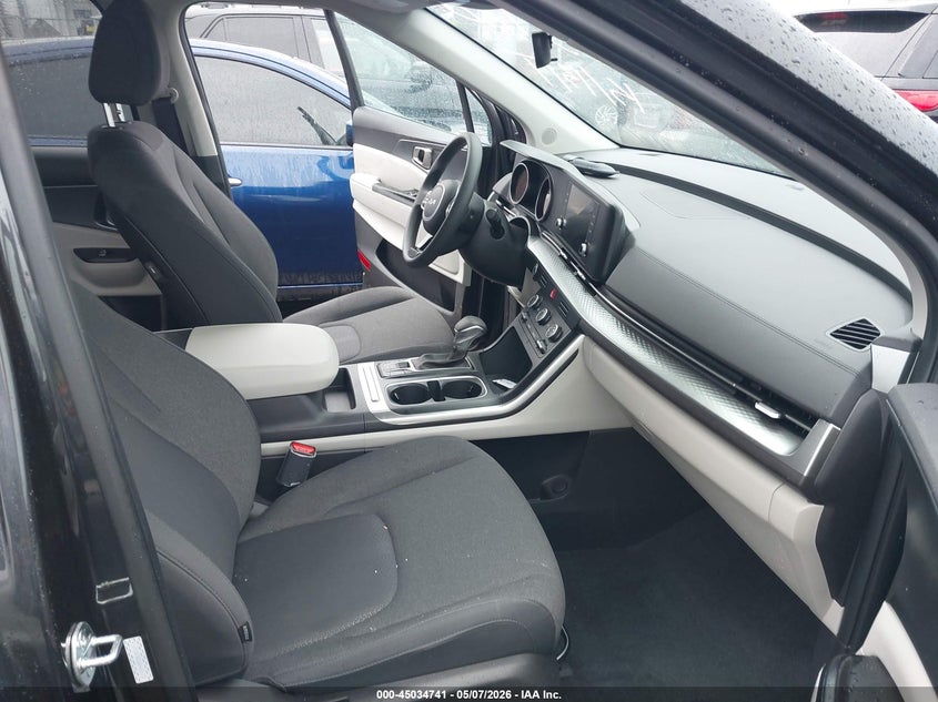 2024 Kia Carnival VIN KNDNB4H36R6405120 IAAI salvage auction — RIGHT SIDE, Salvage (North Carolina), sold $8,125 on 2026-07-20 (photo 5)
