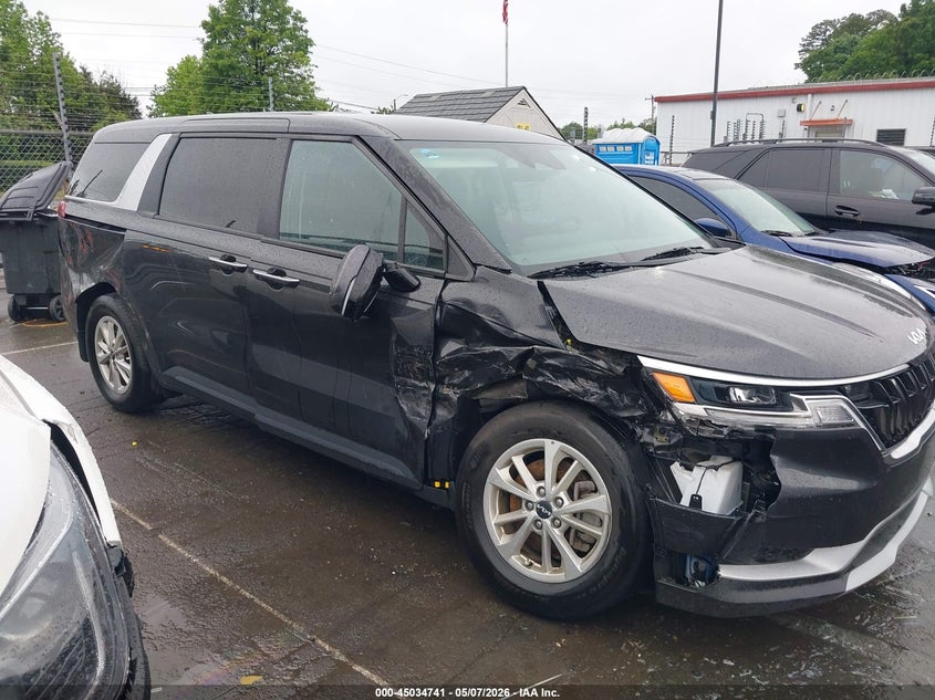 2024 Kia Carnival VIN KNDNB4H36R6405120 IAAI salvage auction — RIGHT SIDE, Salvage (North Carolina), sold $8,125 on 2026-07-20 (photo 6)