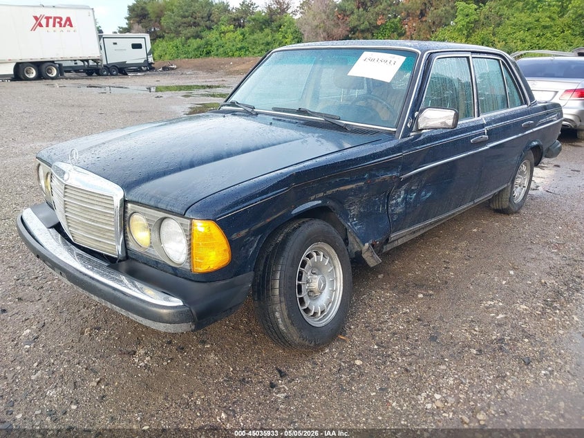 1984 Mercedes-benz 300 VIN WDBAB33A2EA182143 IAAI salvage auction — LEFT FRONT, Clear (Indiana), sold $925 on 2026-07-09 (photo 2)