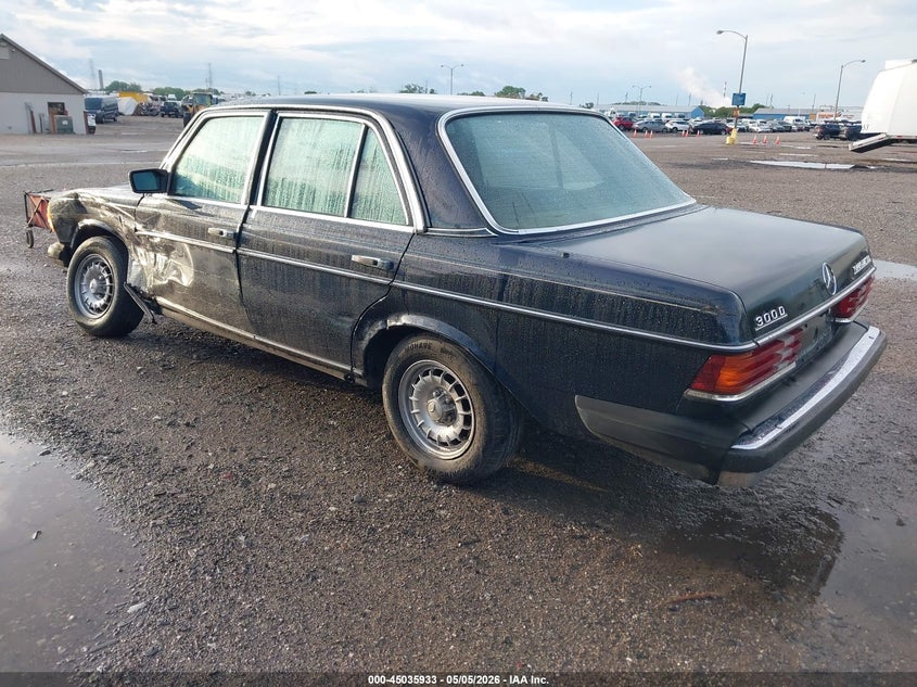 1984 Mercedes-benz 300 VIN WDBAB33A2EA182143 IAAI salvage auction — LEFT FRONT, Clear (Indiana), sold $925 on 2026-07-09 (photo 3)