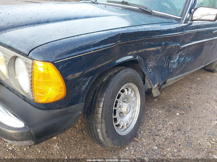 1984 Mercedes-benz 300 VIN WDBAB33A2EA182143 IAAI salvage auction — LEFT FRONT, Clear (Indiana), sold $925 on 2026-07-09 (photo 6)