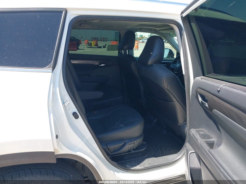 2021 Toyota Highlander VIN 5TDXBRCH3MS527659 IAAI salvage auction — FRONT END, Original (Texas), sold $18,300 on 2026-07-22 (photo 8)
