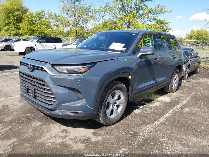 2025 Toyota Highlander VIN 5TDAAAB53SS079034 IAAI salvage auction — RIGHT FRONT, Salvage Title, sold $13,200 on 2026-07-30 (photo 2)