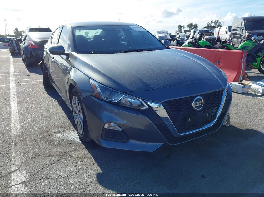 2019 Nissan Altima VIN 1N4BL4BV9KC228070 IAAI salvage auction — RIGHT REAR, Salvage Title, sold $3,225 on 2026-08-18 (photo 1)