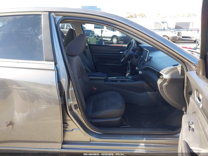 2019 Nissan Altima VIN 1N4BL4BV9KC228070 IAAI salvage auction — RIGHT REAR, Salvage Title, sold $3,225 on 2026-08-18 (photo 5)