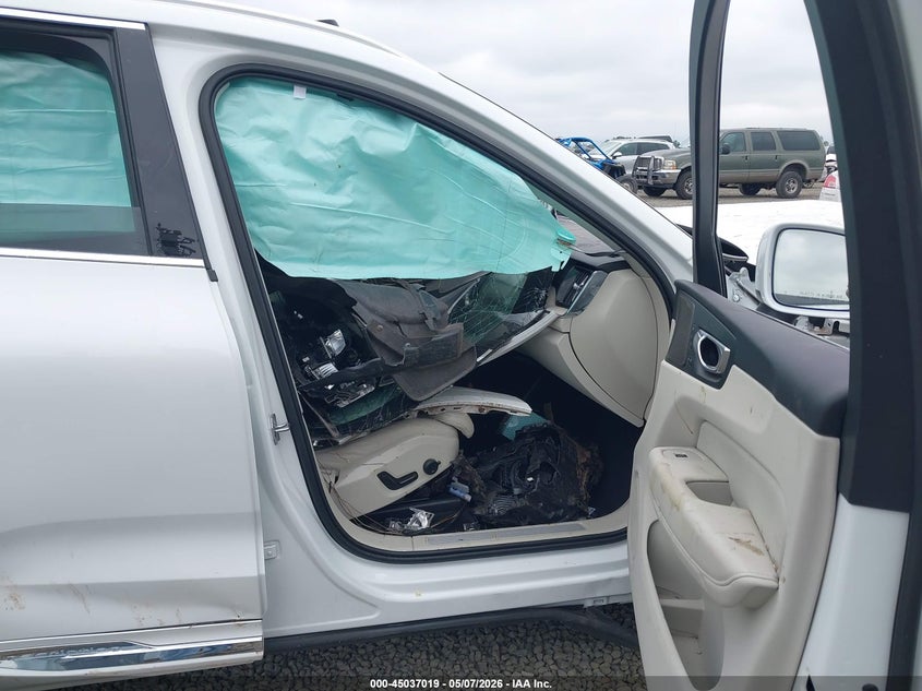 2020 Volvo Xc60 VIN YV4A22RL4L1601463 IAAI salvage auction — BIO HAZARD, Salvage (Oregon), sold $1,550 on 2026-07-06 (photo 5)