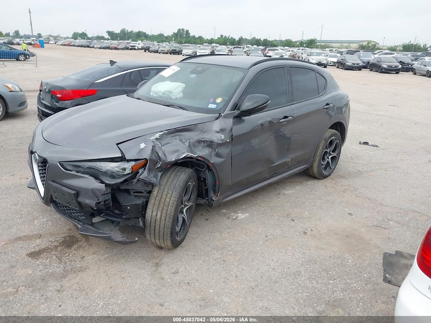 2024 Alfa romeo Stelvio VIN ZASPAKBN7R7D71751 IAAI salvage auction — FRONT END, Salvage Title, sold $1,250 on 2026-08-22 (photo 2)