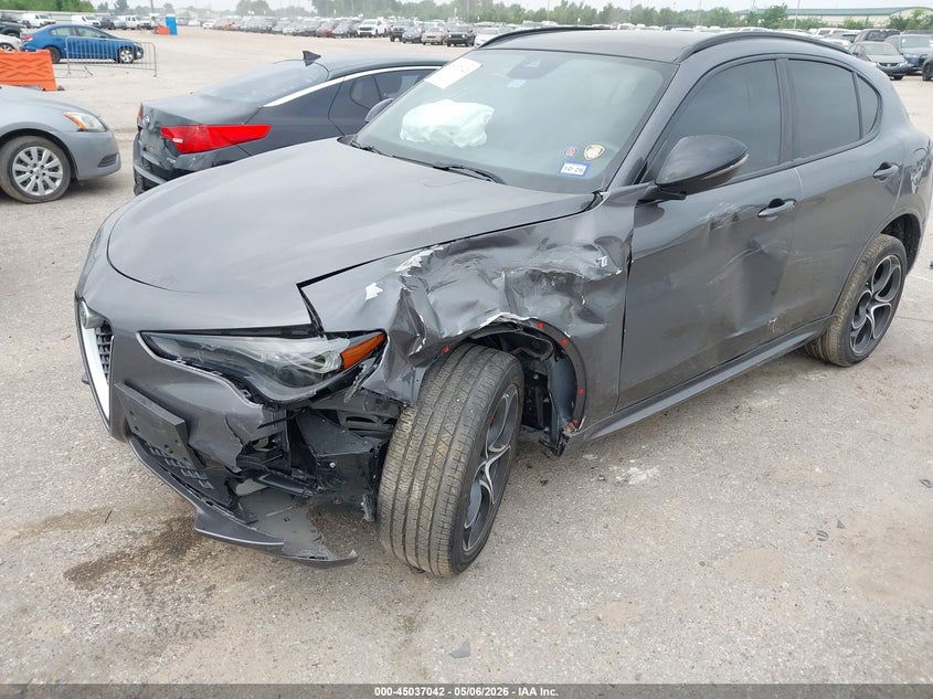2024 Alfa romeo Stelvio VIN ZASPAKBN7R7D71751 IAAI salvage auction — FRONT END, Salvage Title, sold $1,250 on 2026-08-22 (photo 6)