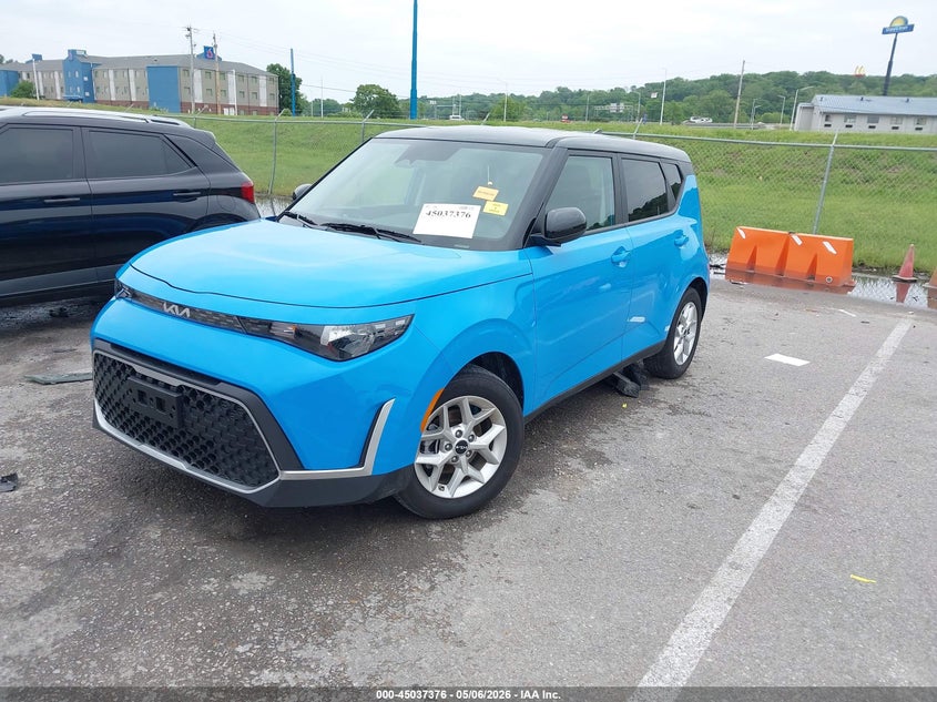 2025 Kia Soul VIN KNDJ23AU8S7260870 IAAI salvage auction — RIGHT SIDE, Salvage (Missouri), sold $6,200 on 2026-07-07 (photo 2)