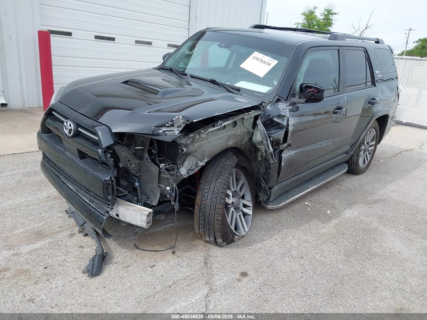 2022 Toyota 4runner VIN JTEAU5JR4N5264086 IAAI salvage auction — LEFT FRONT, Salvage (Illinois), sold $12,800 on 2026-07-28 (photo 2)
