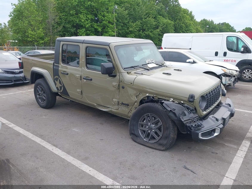 2025 Jeep Gladiator VIN 1C6PJTAG5SL520308 IAAI salvage auction — RIGHT FRONT, Salvage (North Carolina), sold $13,600 on 2026-07-31 (photo 1)