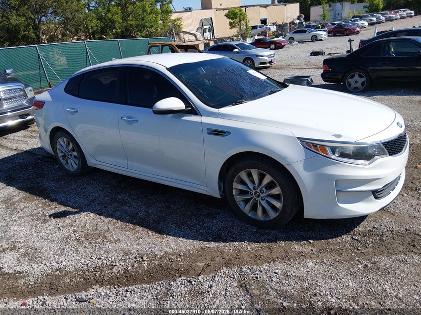2017 Kia Optima VIN 5XXGT4L34HG124334 IAAI salvage auction — FRONT END, Salvage (Kentucky), sold $575 on 2026-07-22 (photo 1)