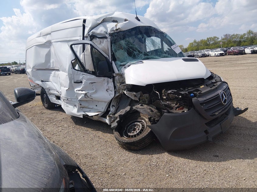 2023 Mercedes-benz VIN W1Y4NCHY3PT139140 IAAI salvage auction — ROLLOVER, Salvage (Illinois), sold $1,325 on 2026-07-22 (photo 1)