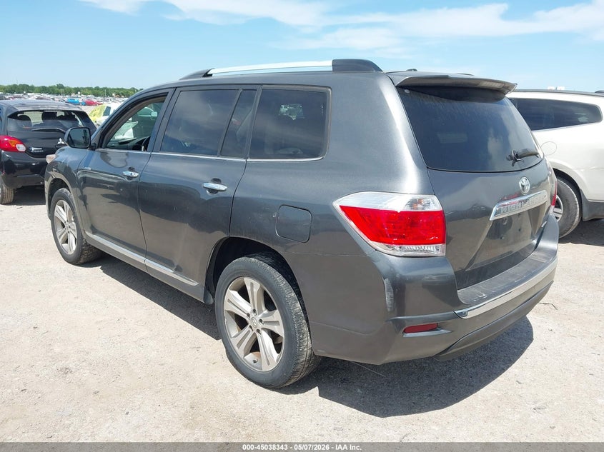 2011 Toyota Highlander VIN 5TDDK3EH7BS083003 IAAI salvage auction — SIDE, Original (Texas), sold $3,850 on 2026-07-09 (photo 3)