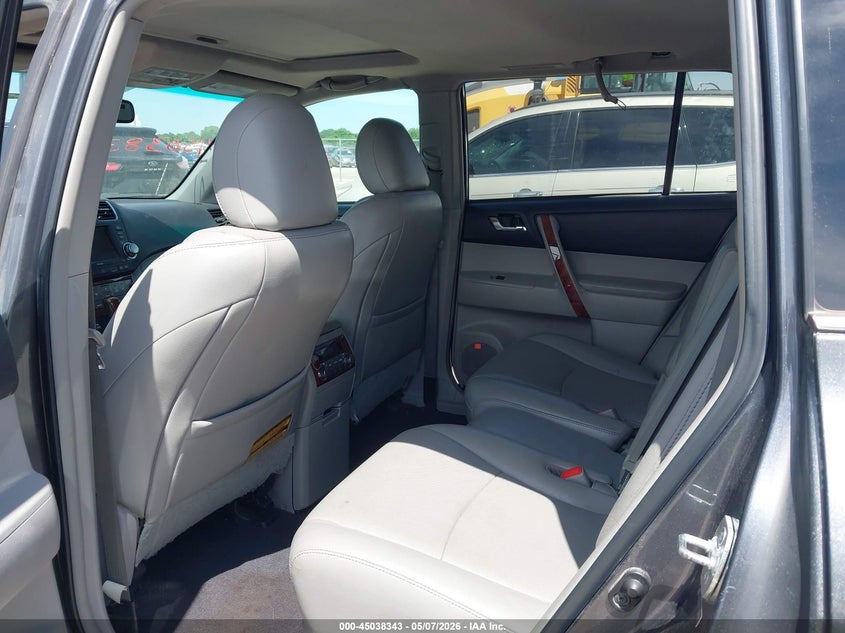 2011 Toyota Highlander VIN 5TDDK3EH7BS083003 IAAI salvage auction — SIDE, Original (Texas), sold $3,850 on 2026-07-09 (photo 8)