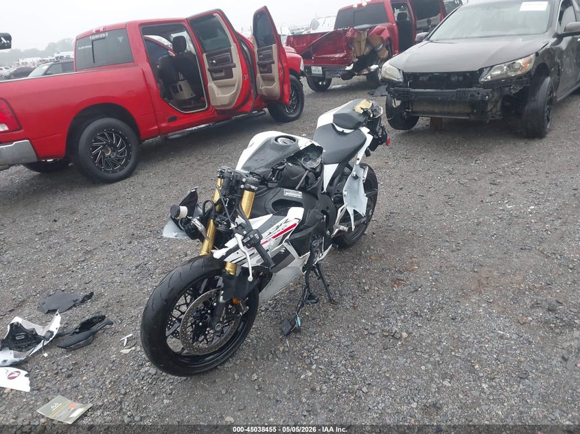 2025 Honda Cbr VIN JH2SC7717SK800431 IAAI salvage auction — ROLLOVER, Clear (Arkansas), sold $75 on 2026-07-29 (photo 2)