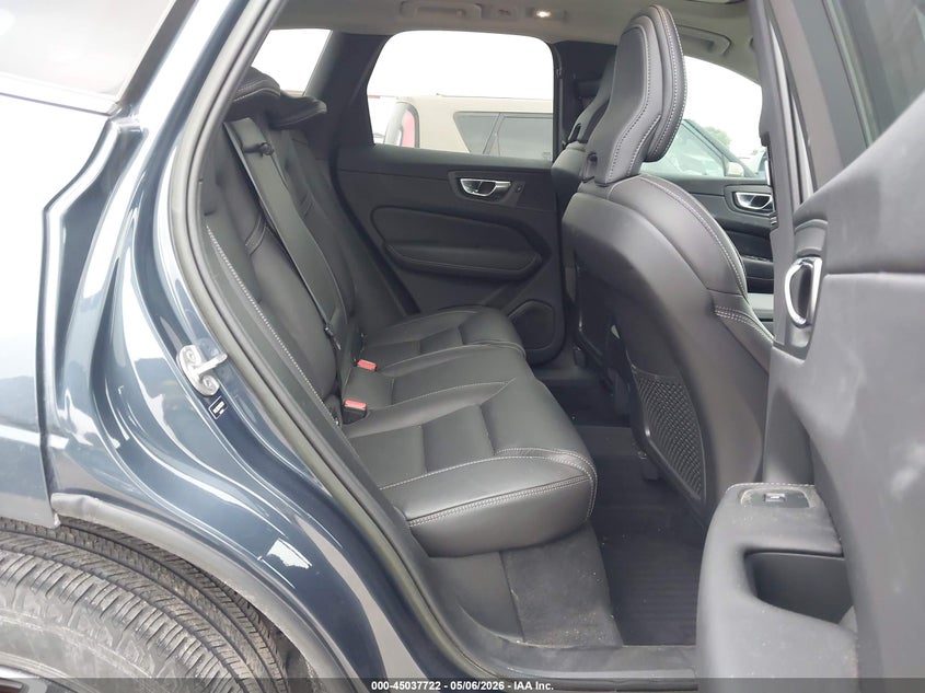 2022 Volvo Xc60 VIN YV4L12DL1N1063939 IAAI salvage auction — RIGHT FRONT, Original (Texas), sold $11,700 on 2026-07-09 (photo 8)