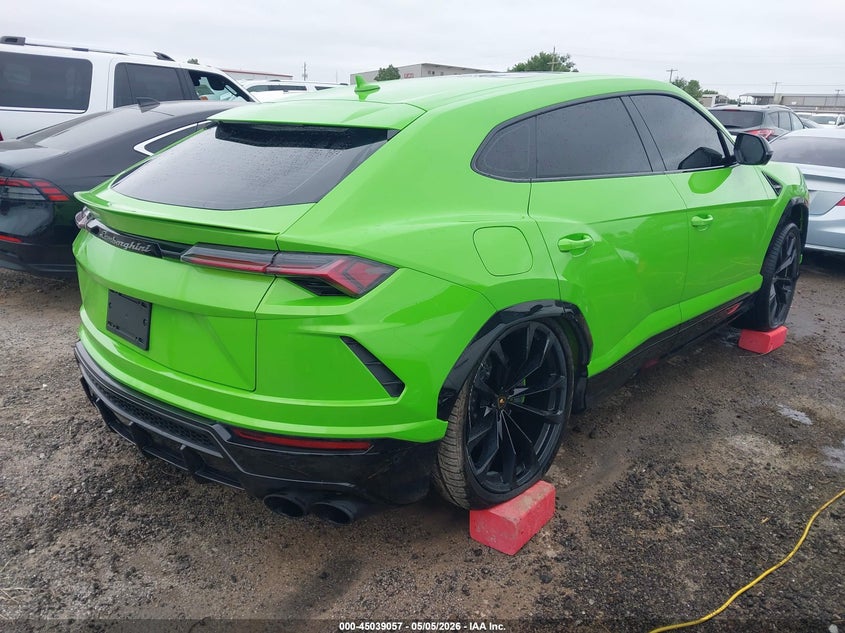 2021 Lamborghini Urus VIN ZPBUA1ZL7MLA13794 IAAI salvage auction — SIDE, Clear (Oklahoma), sold $126,500 on 2026-07-07 (photo 4)