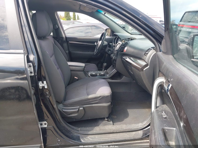 2011 Kia Sorento VIN 5XYKT4A12BG139042 IAAI salvage auction — THEFT, Salvage (California), sold $800 on 2026-07-16 (photo 5)
