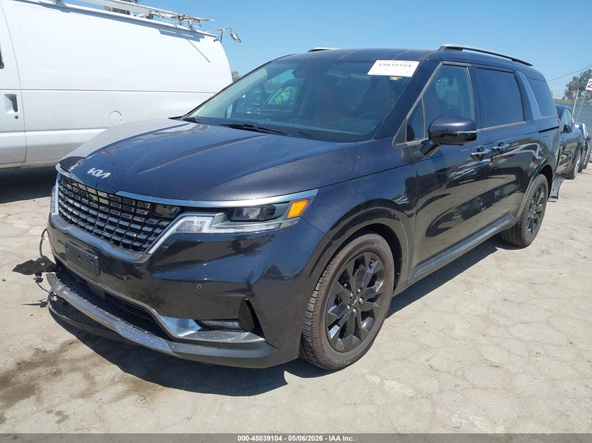 2024 Kia Carnival VIN KNDNE5H37R6402479 IAAI salvage auction — RIGHT FRONT, Salvage (California), sold $9,400 on 2026-07-08 (photo 2)