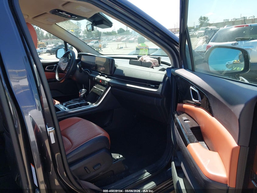 2024 Kia Carnival VIN KNDNE5H37R6402479 IAAI salvage auction — RIGHT FRONT, Salvage (California), sold $9,400 on 2026-07-08 (photo 5)