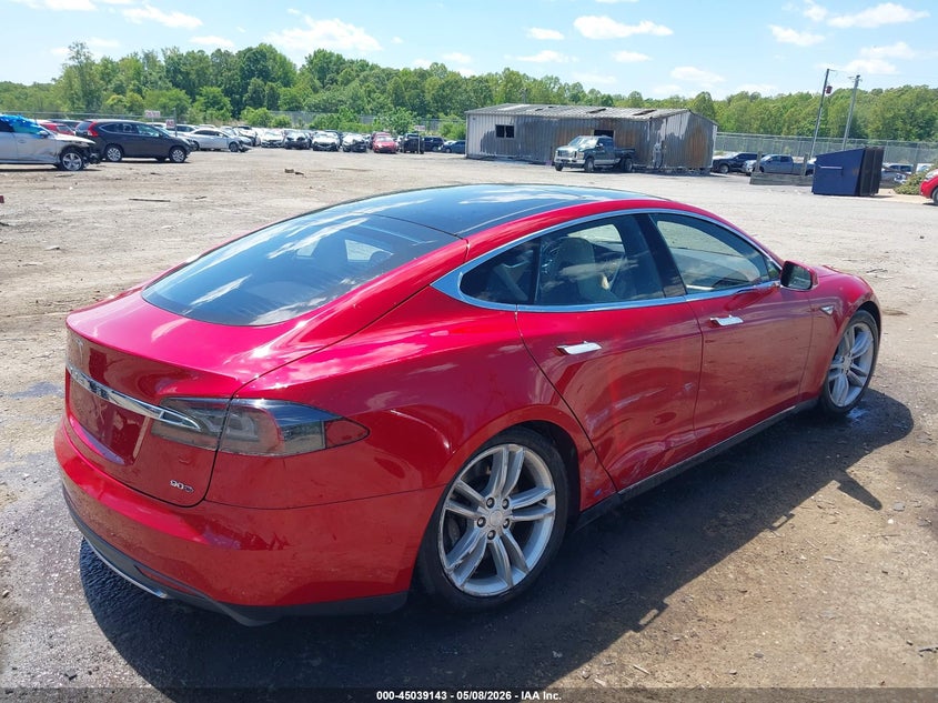 2016 Tesla Model s VIN 5YJSA1E2XGF131440 IAAI salvage auction — RIGHT SIDE, Salvage (Virginia), sold $5,550 on 2026-07-13 (photo 4)