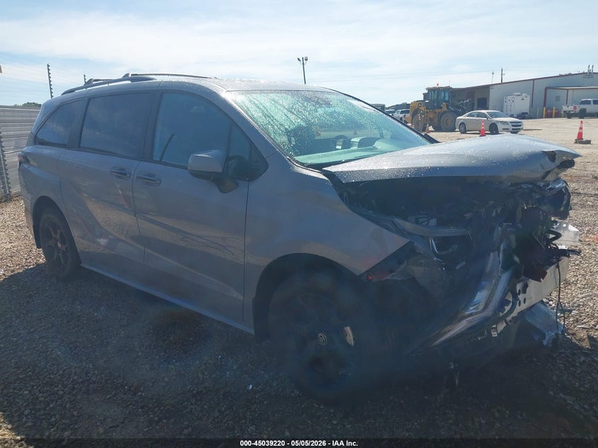2025 Toyota Sienna VIN 5TDCSKFC4SS155204 — IAAI salvage auction photo