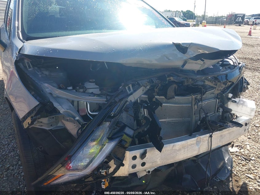 2025 Toyota Sienna VIN 5TDCSKFC4SS155204 IAAI salvage auction — Front End, Salvage, sold $14,900 on 2026-09-15 (photo 6)