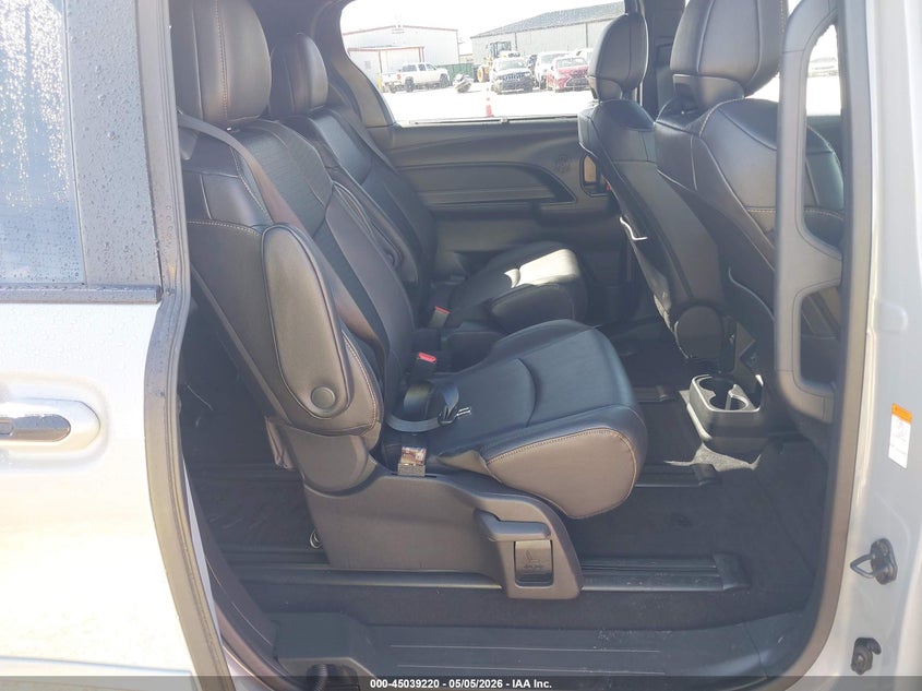 2025 Toyota Sienna VIN 5TDCSKFC4SS155204 IAAI salvage auction — Front End, Salvage, sold $14,900 on 2026-09-15 (photo 8)